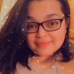 Meet your Posher, Desiree